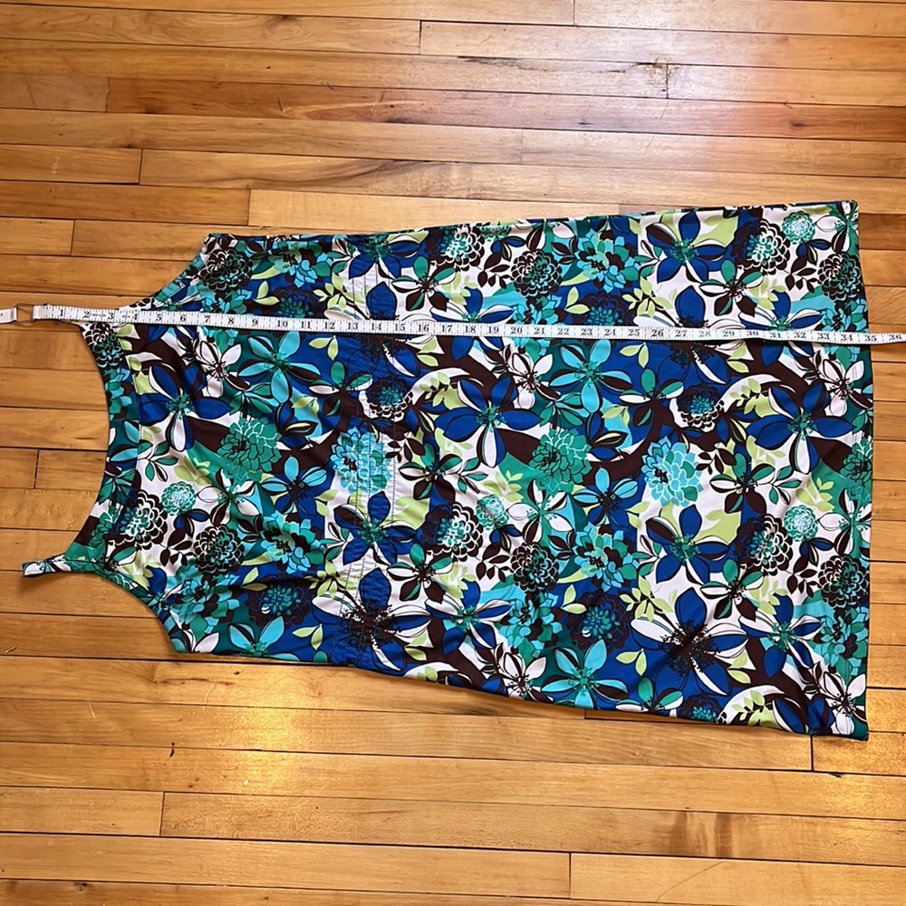 REI Dress - Picture 9 of 9